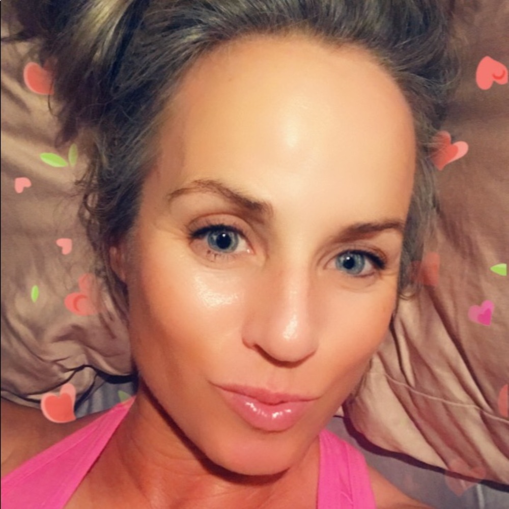 Meet your Posher, Danyelle